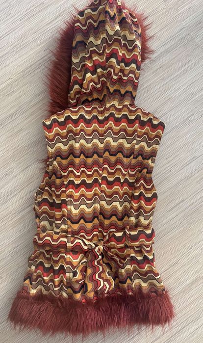 Стилен шарен елек