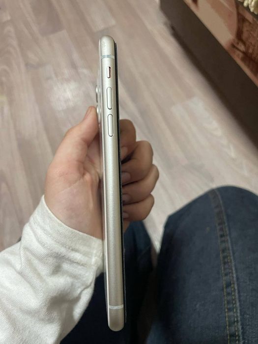 iPhone 11, в хорошем состоянии