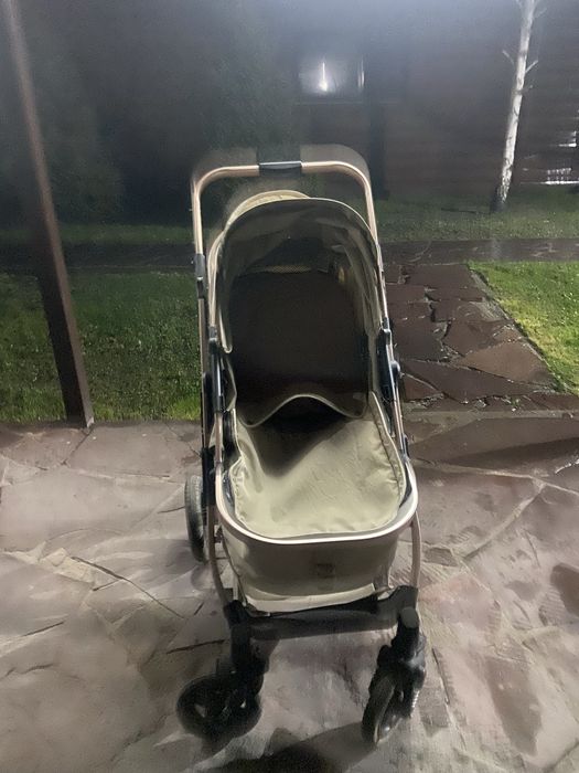 Продается коляска для младенцев