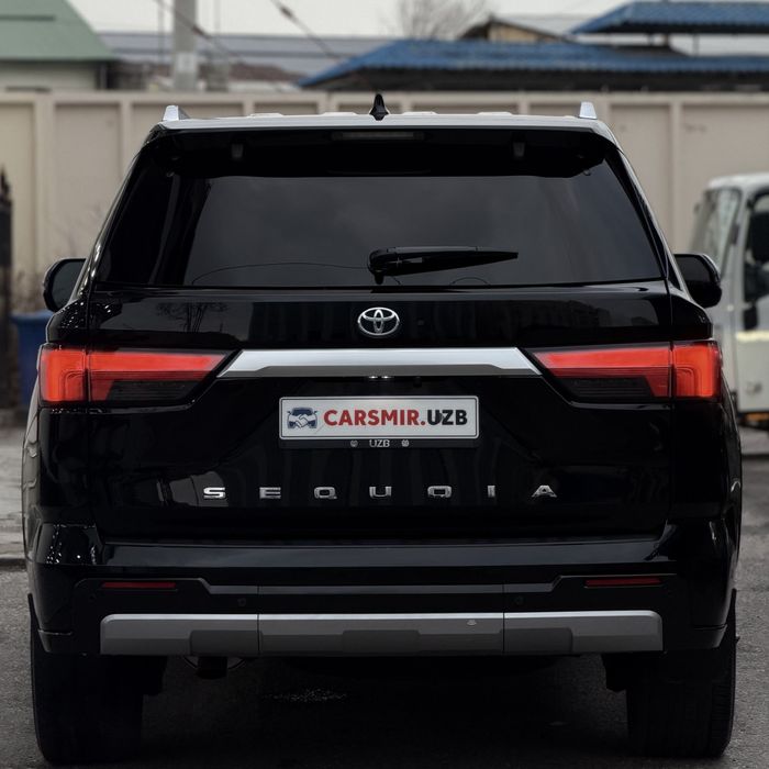 Toyota Sequoia Full kraska toza 26.000 km polni bron bolgan