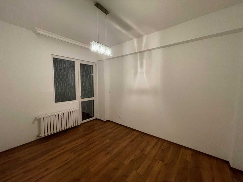 Дава се под наем Тристаен апартамент в София, Център - 107 кв.м за 750 € - Снимка #3