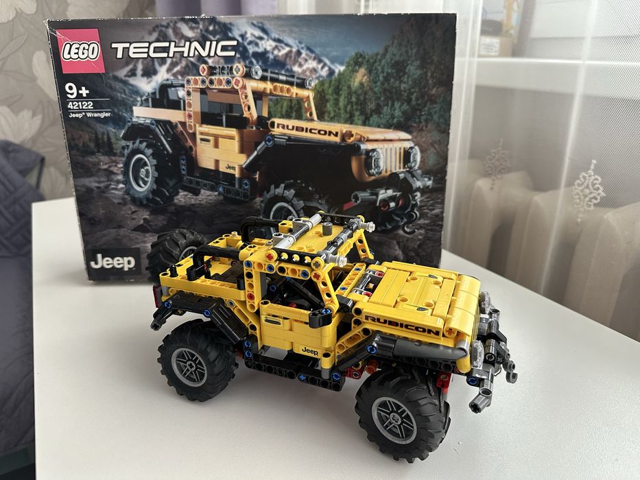 LEGO Technic  Jeep