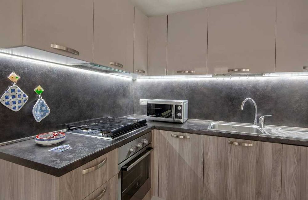 Дава се под наем Двустаен апартамент в Пловдив, Център - 58 кв.м за 265.2 € - Снимка #2