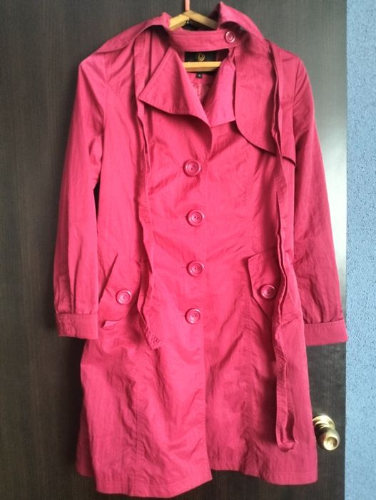 Продаю плащ женский осень- весна