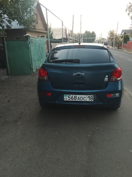Машина шевроле круз