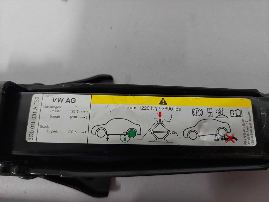 Cric AUTO OE VW SKODA SEAT - Passat Touran Superb Octavia GOLF