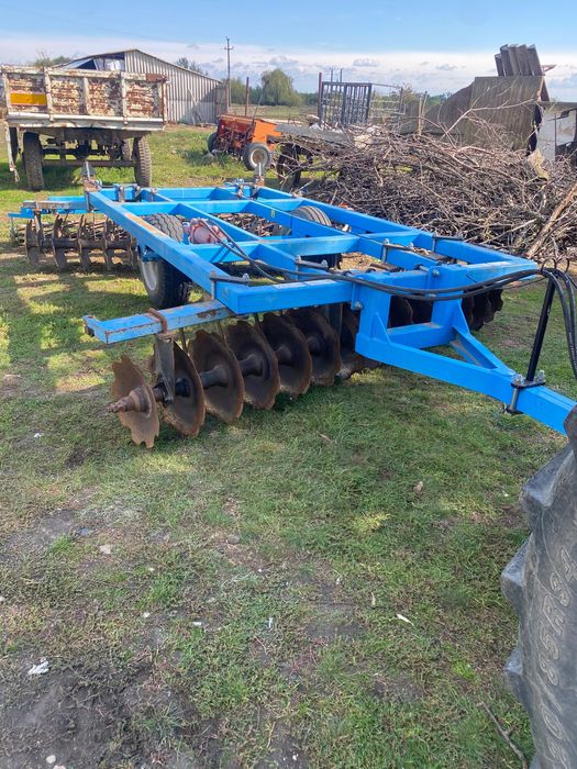 Disc agricol 3,2 m in V cu tavalugi dubli