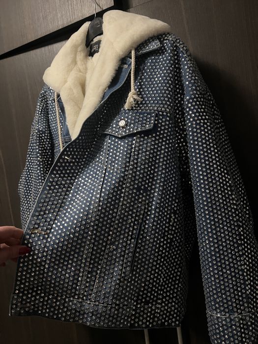 Уникално дамско яке с камъни и дебела подплата  намалено на 150лв