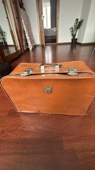 Продам швейную машинку