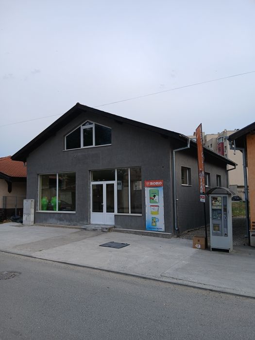 Дава се под наем Магазин в Мездра - 100 кв.м за 62.73 € - Снимка #2