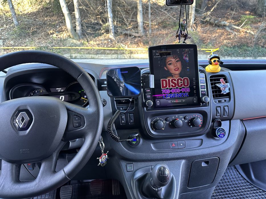 Vand sau schimb Renault Trafic 3 an  2015 cu autoplatforma BA14