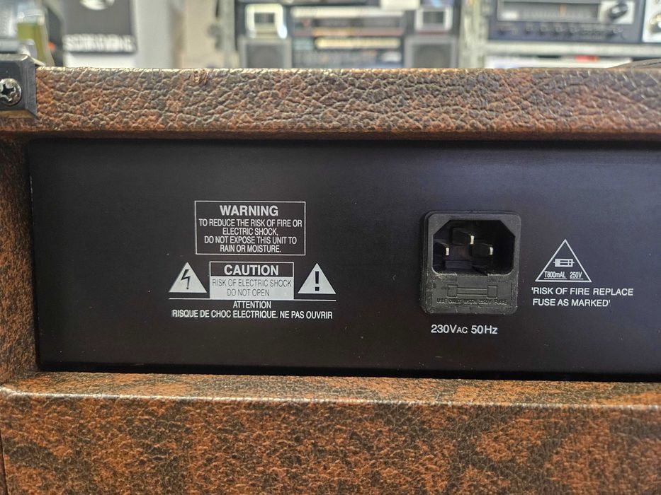 Китарно кубе Fame AC60R Acoustic Combo – Кристален звук за Вашата китара и вокал