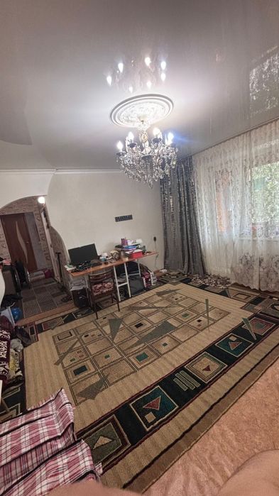 Продам двух комнатную квартиру