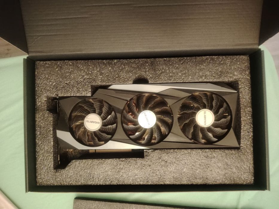 Placa video rtx 3080 GeForce si rtx 3080 phantom