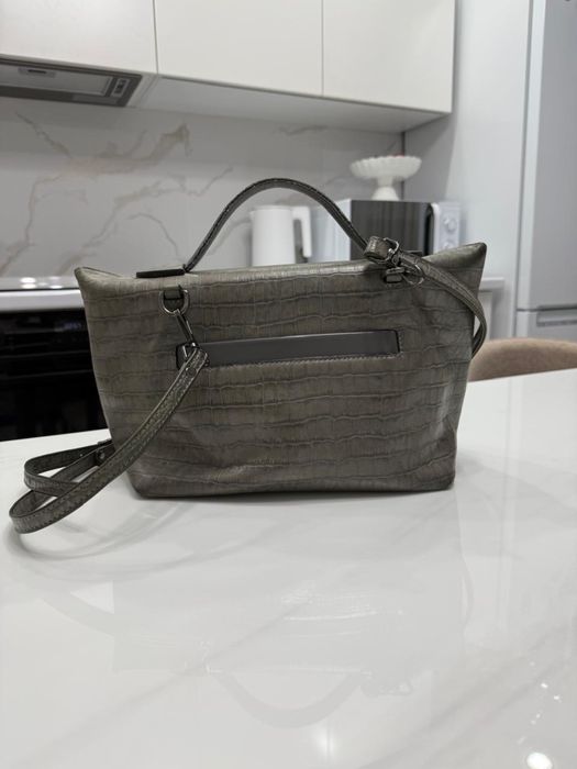 Продам женскую сумку Tony Bellucci