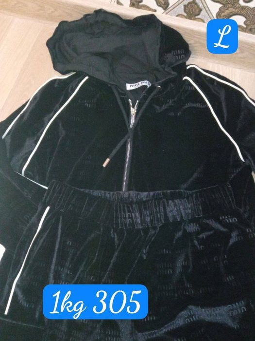 Женский спорт костюм.  Миу-Миу,