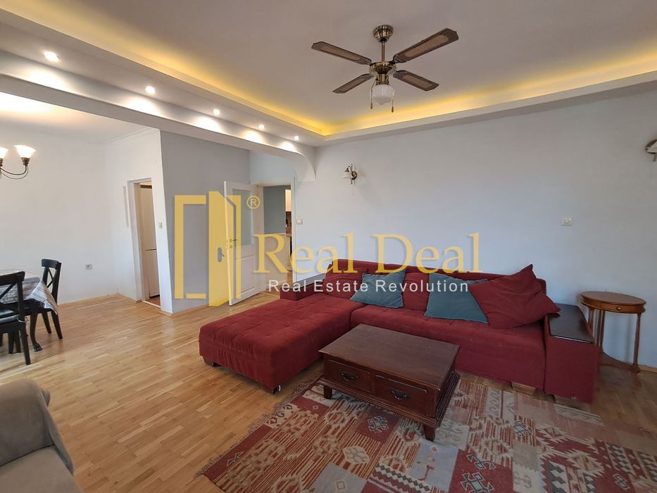 Дава се под наем Тристаен апартамент в София, Център - 100 кв.м за 897.6 € - Снимка #1