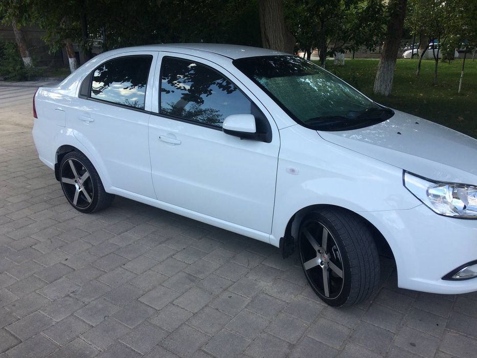 Nexia 3 avtomat 2018 yil naqtga sotiladi