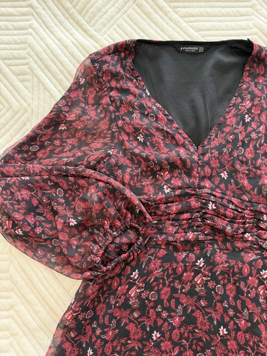Продам платье stradivarius