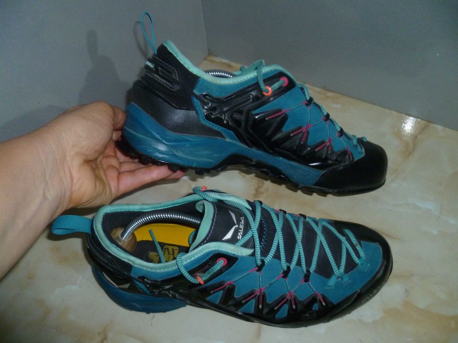 SALEWA туристически обувки №40