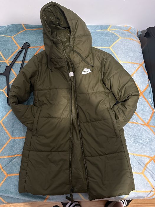 Geaca nike cu două fețe