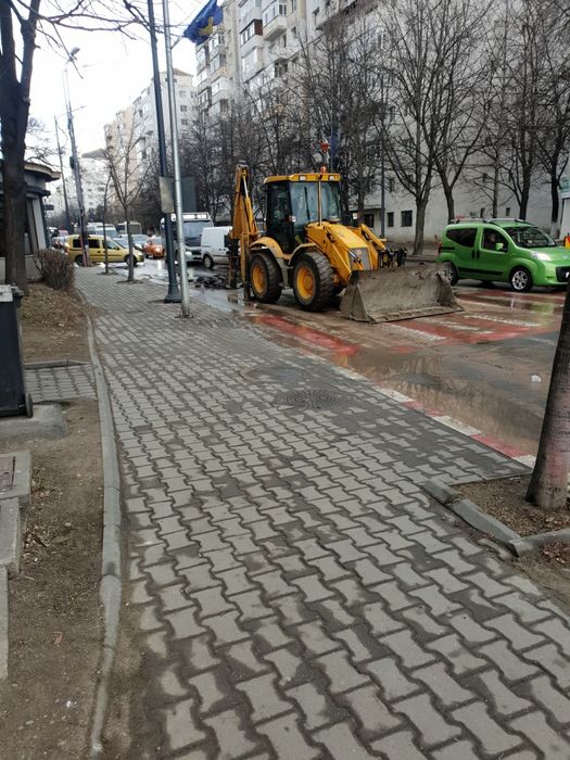 Închiriez Buldoexcavator, miniexcavator, excavator si  bobcat