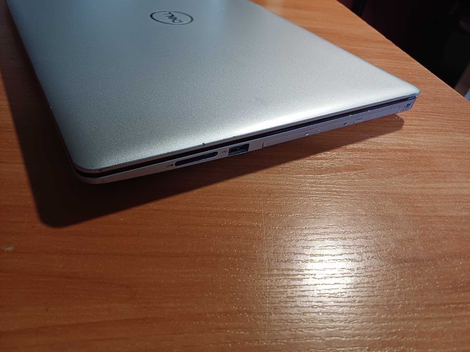 15.6' Dell FHD™i7-8th/16GB DDR4/AMD R7 4GB DDR5/240GB SSD + 1TB HDD