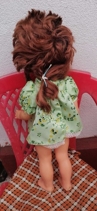 vand  papusa  aradeanca  cu  o fisura la burtica 57cm 130 lei