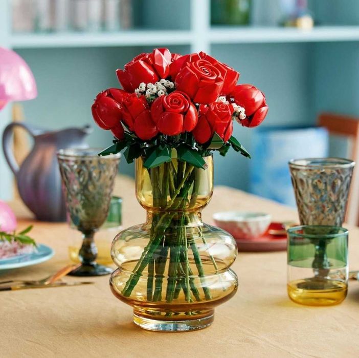 LEGO Icons Creator Expert - Buchet de trandafiri 10328, 822 piese NOU