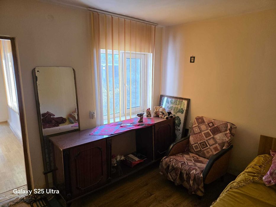 Casa de vanzare cu utilitati