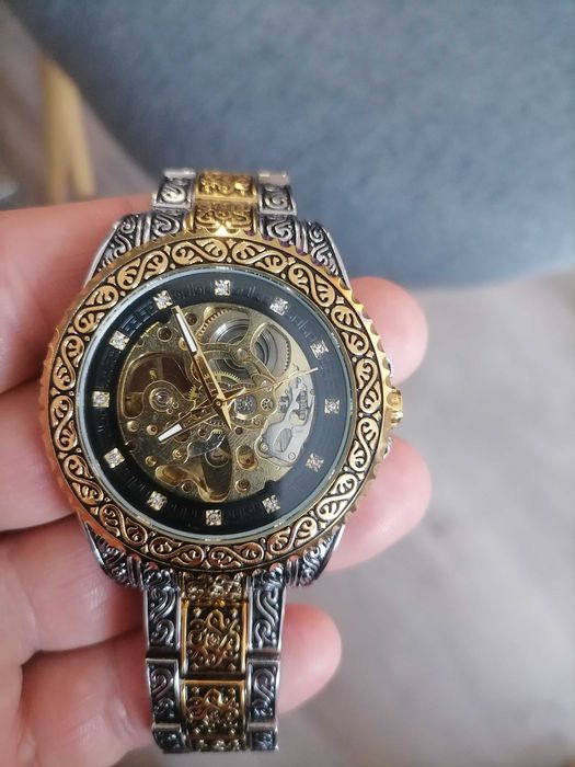 Ръчен часовник чисто нов