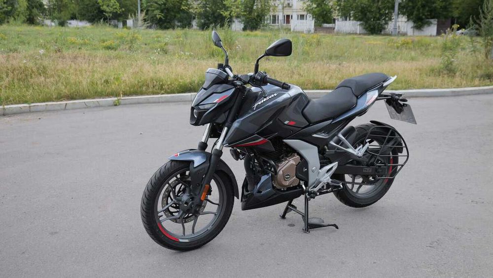 Мотоцикл  Bajaj Pulsar N250