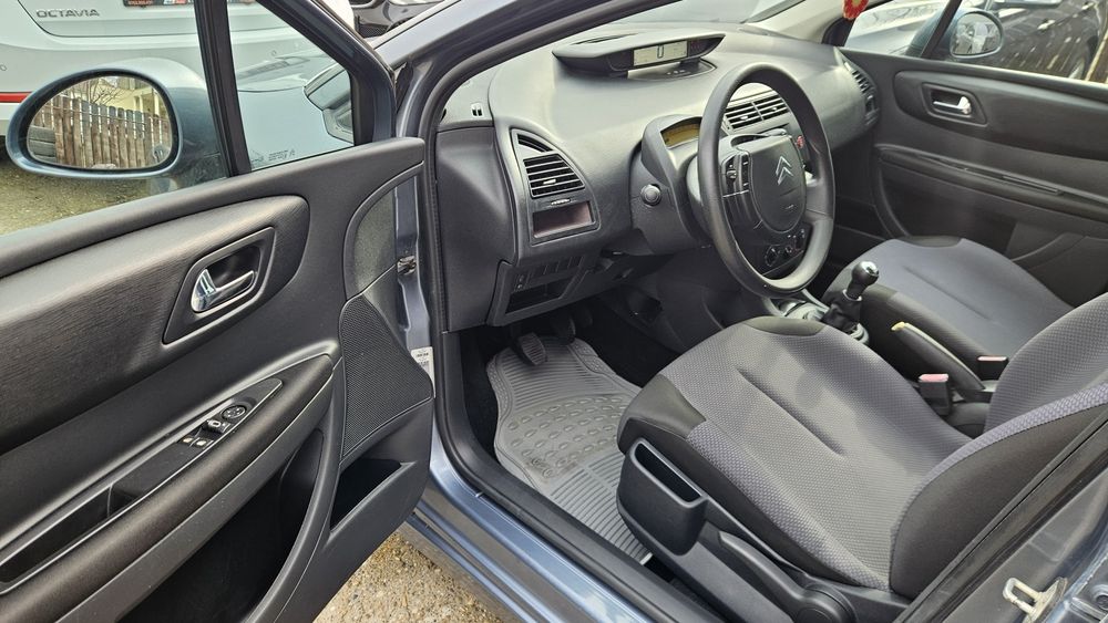 Citroen C4 1.4 90 cp  Benzina 2008 70.500 km.reali 100%