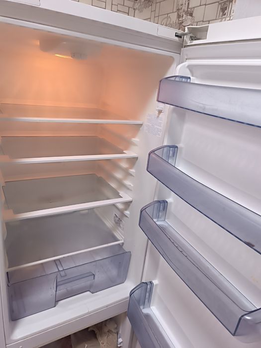 Бесплатно отдам холодильник