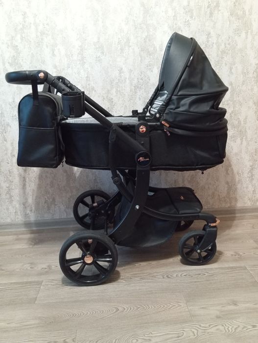 Продам детскую коляску