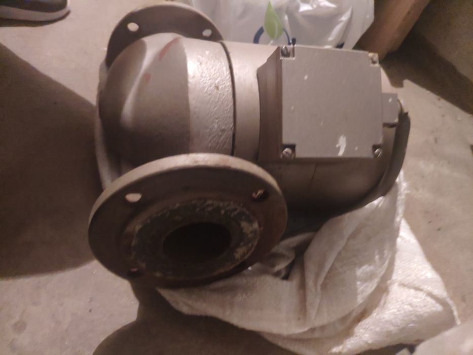 Помпа за циркулация на топла вода в отоплителна система