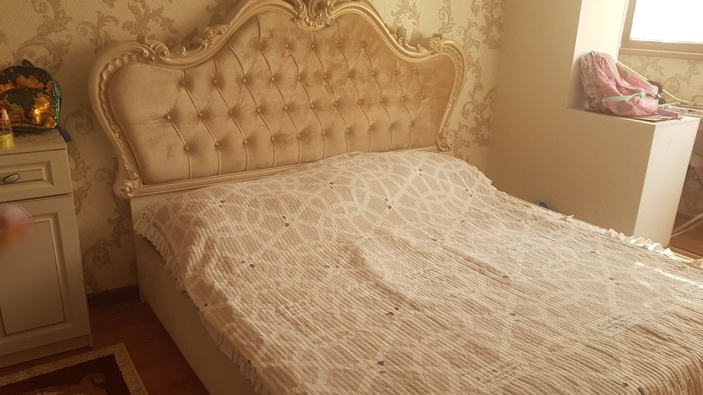 продается кровать матрасом