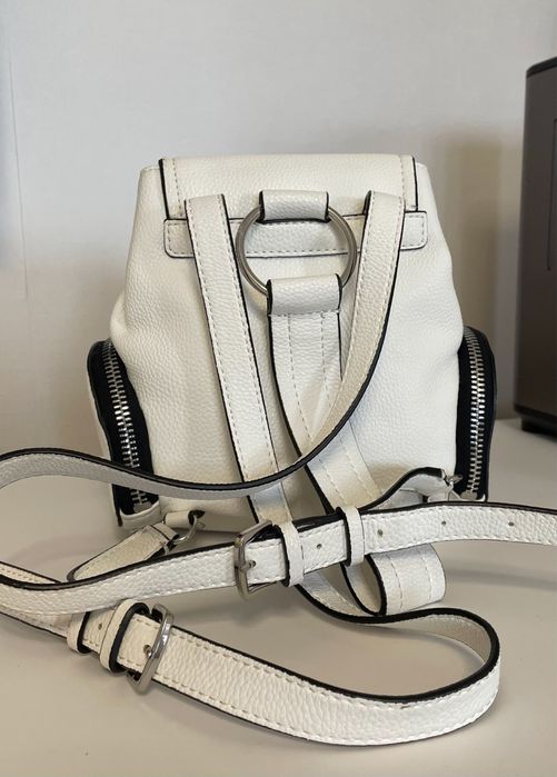 Оригинал два рюкзака за 18000тг Guess Victorias secret