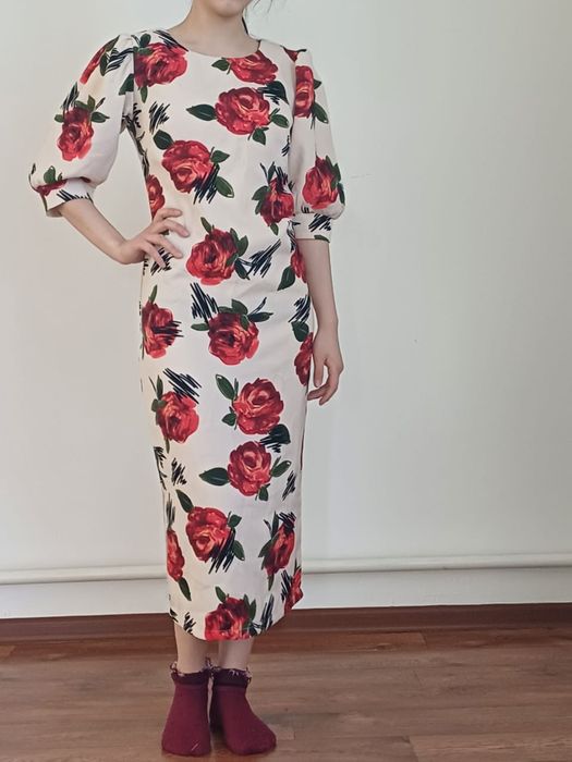 Элегантное платье с цветочным принтом