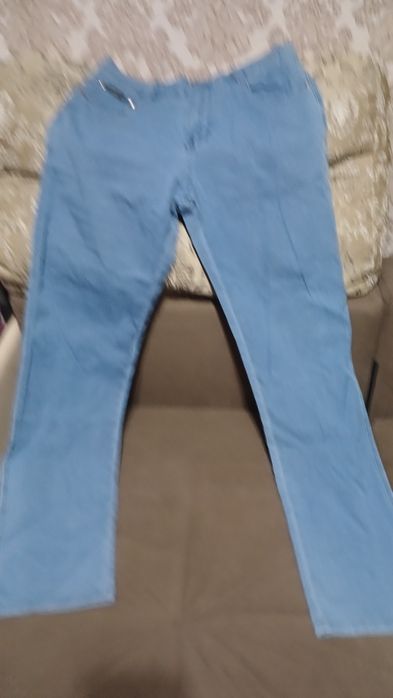 Джинсы голубые,летние