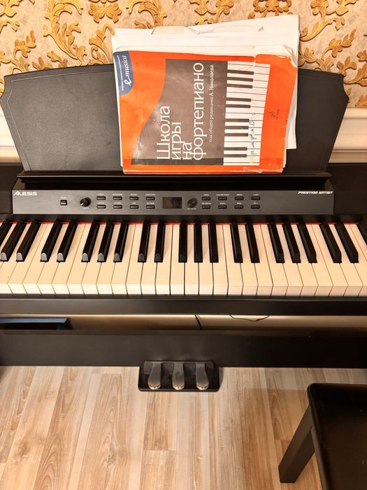 Продам электрическое фортепиано