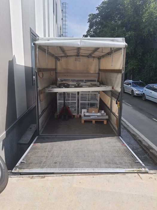 Транспортни услуги с 8 палетен брезентов бус с падащ борд
