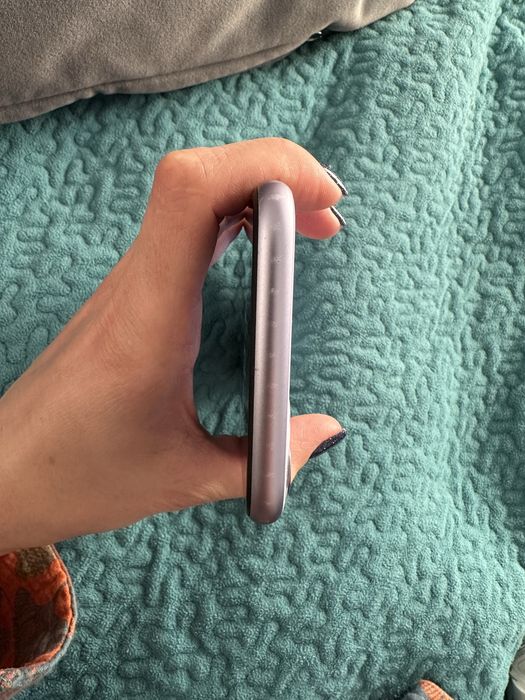 Продам iphone 11