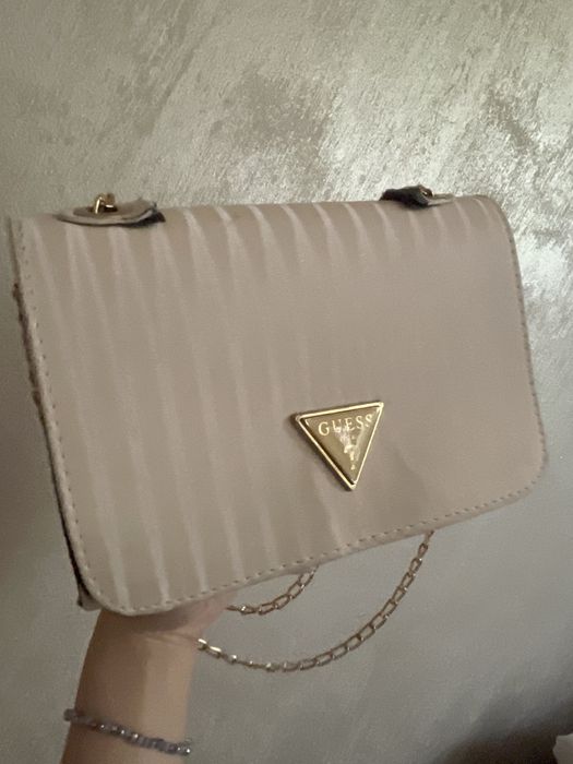 Дамска чанта Guess