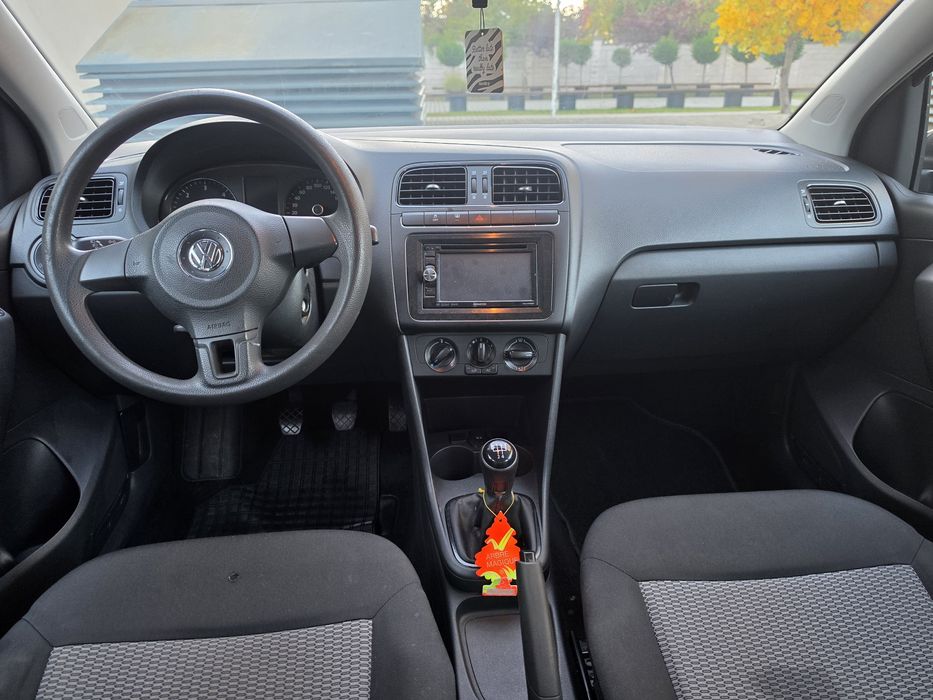 VOLKSWAGEN Polo 2015 — imagine 5