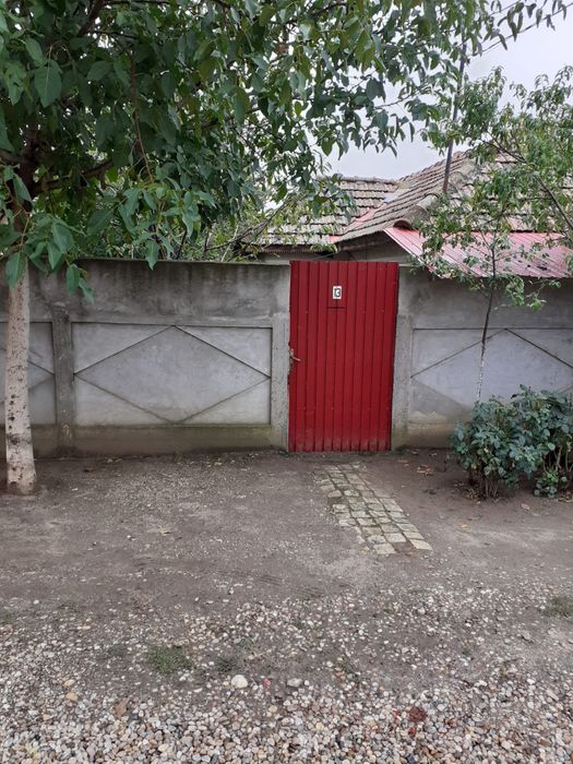 Casa batrâneasca cu 5 camere