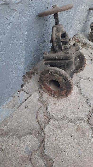 Задвижка чугунная.