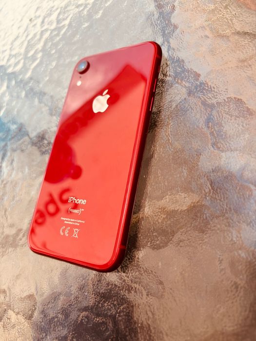 Продавам IPhone XR