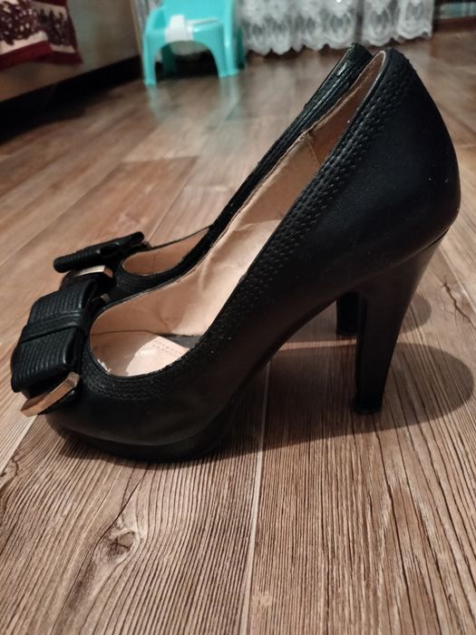 Туфли за 1000 тенге