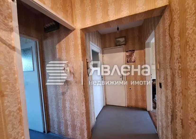 Продава се Тристаен апартамент в Бургас, Изгрев - 80 кв.м за 855 €/кв.м - Снимка #1